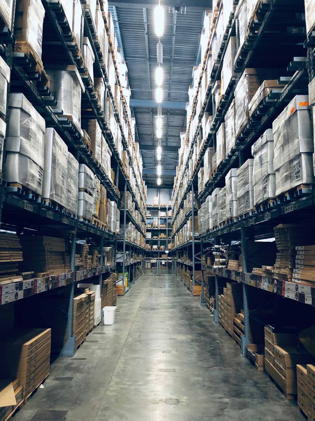 Entrepôt logistique de transit & stockage matières premières