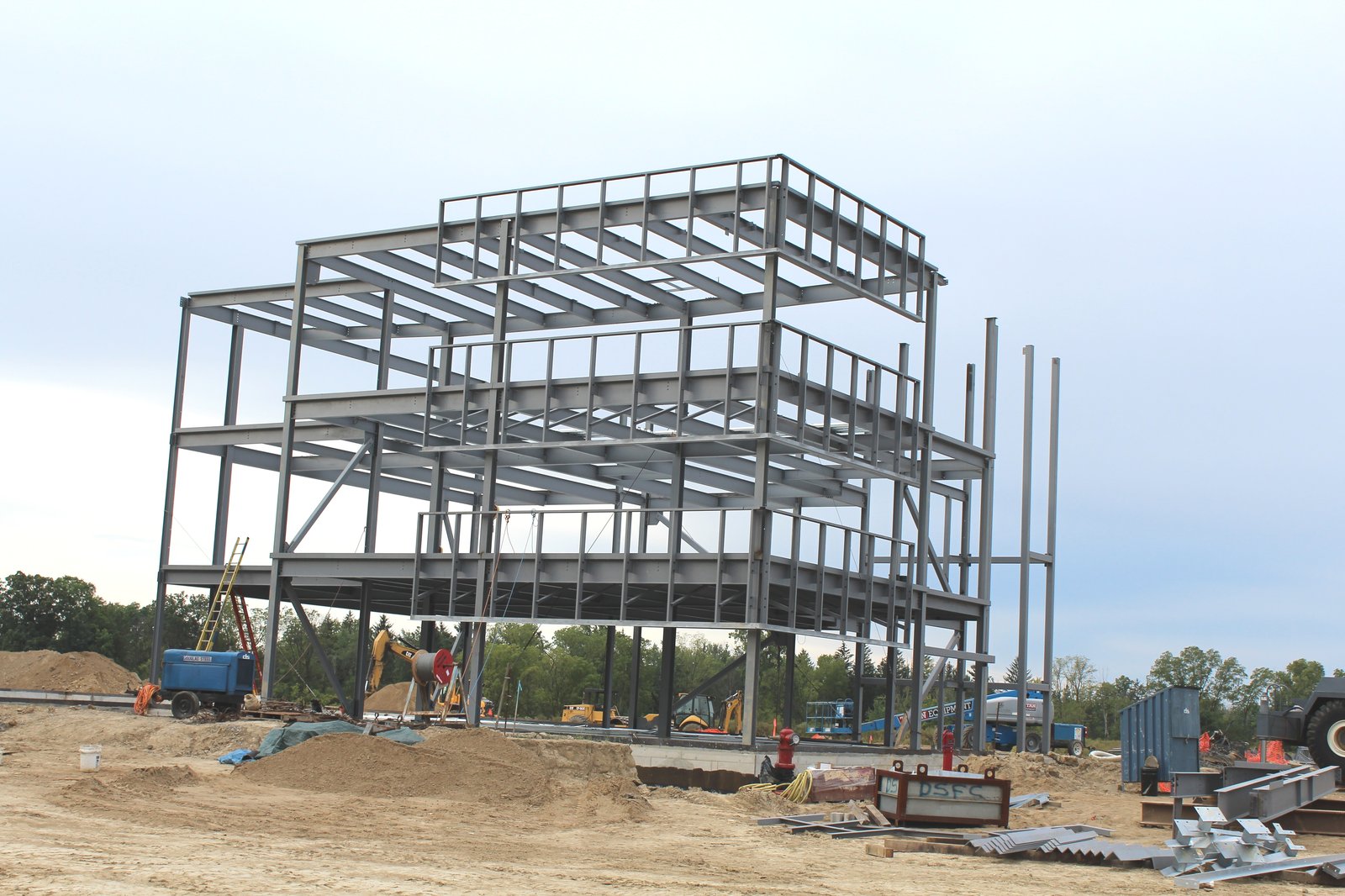 Hangar logistique grande portée & plateforme multimodale
