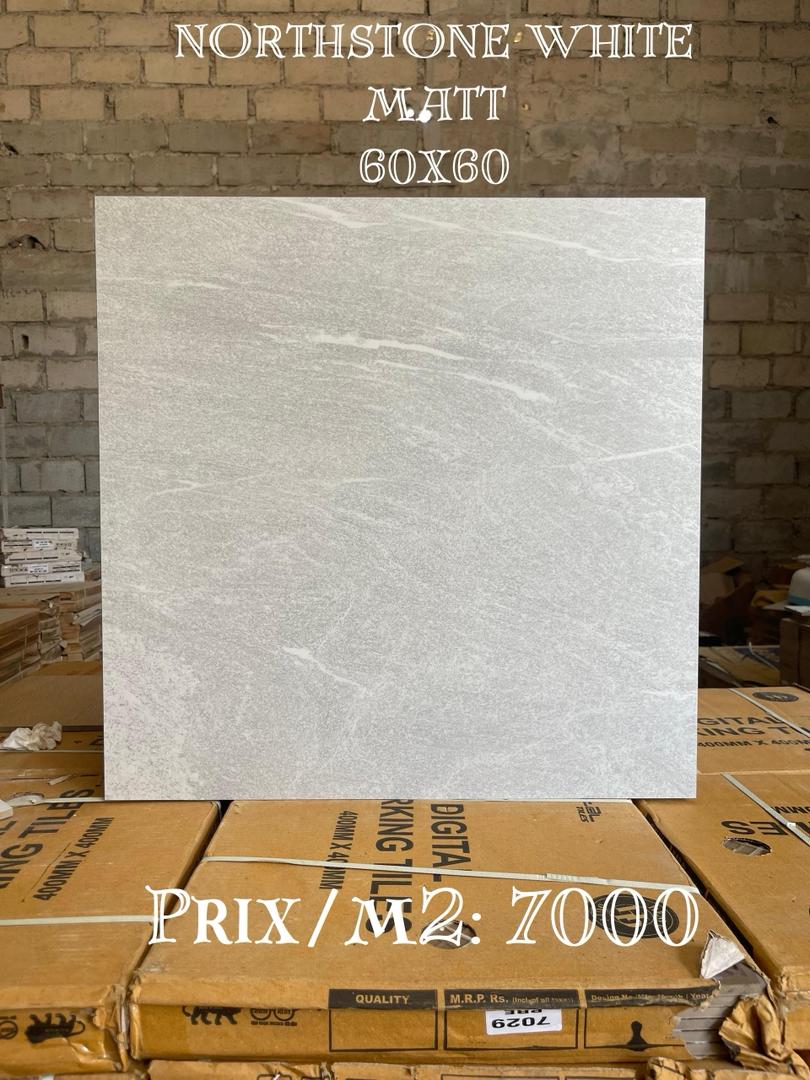 Carreaux — échantillon showroom P2M Mbao