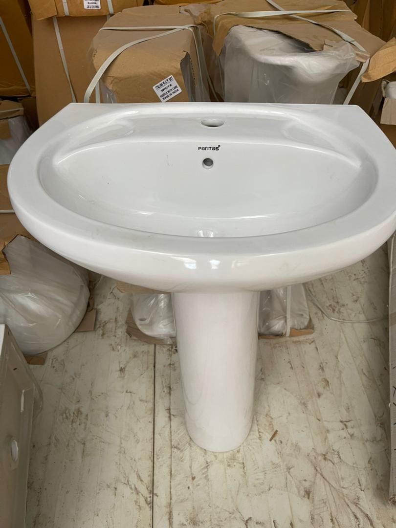Lavabo sur colonne céramique blanche — marque Partas