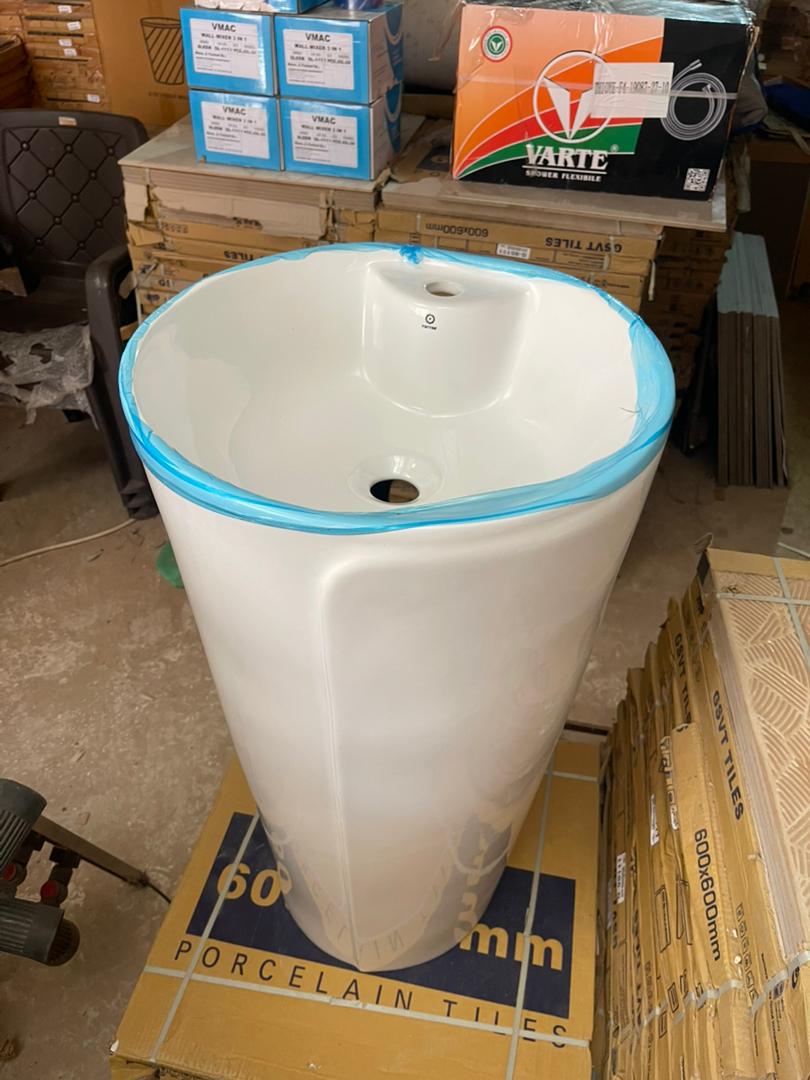 Lavabo sur pied « ROSEN 3001 » cylindrique monobloc